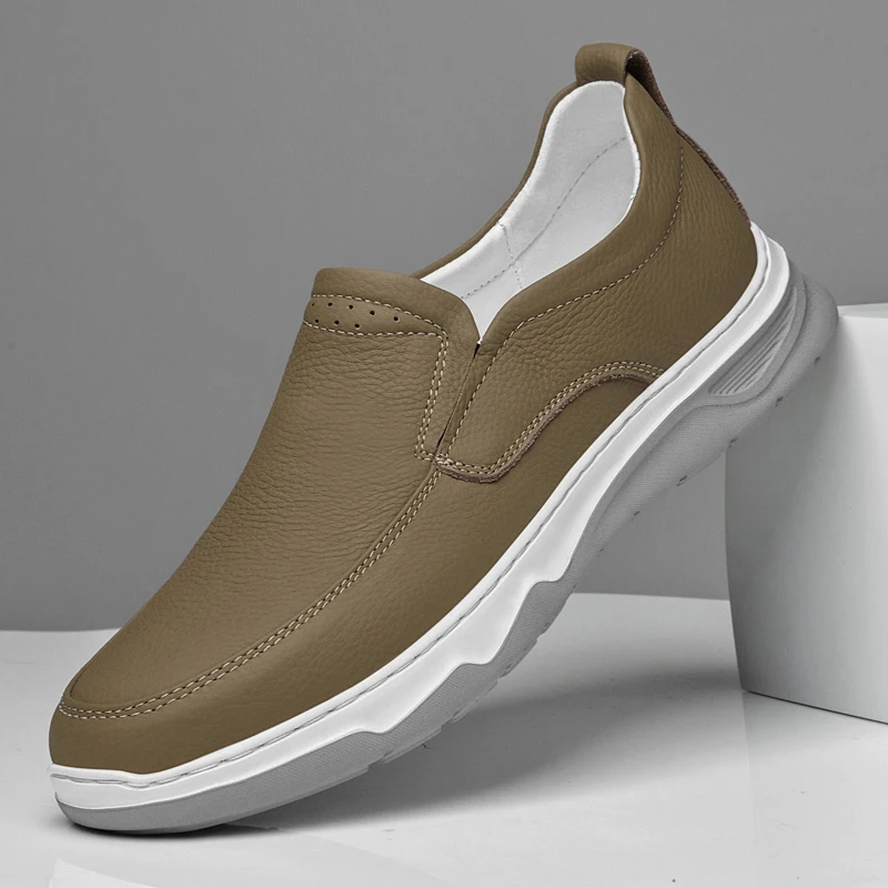 Classic Men Spring Autumn Fashionable Board Shoes Soft Sole  Soft Surface Light  Elegant Young Gentleman