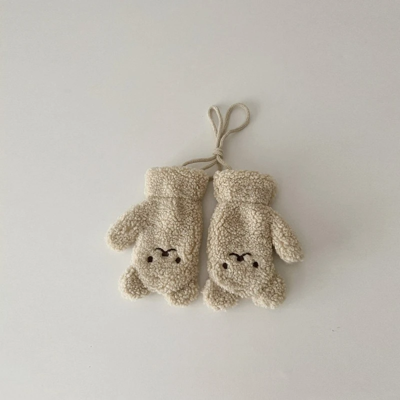 

Новые стильные теплые перчатки в стиле INS со свежими и милыми героями мультфильмов с вышитым медведем, подходят для младенцев, унисекс