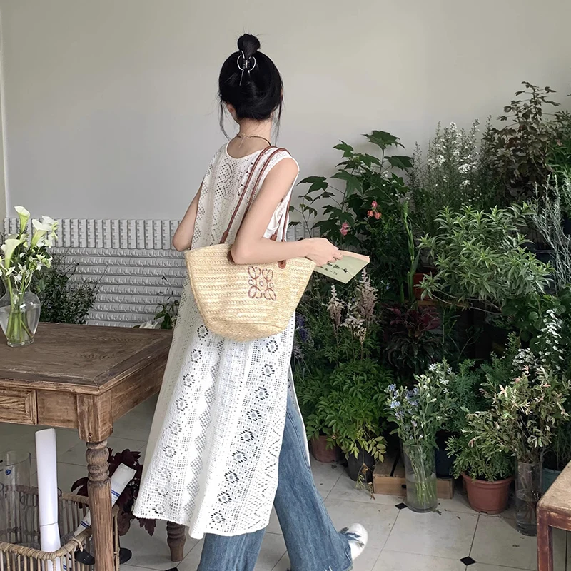 Abito resort senza maniche in pizzo 2025 Boho Abiti da Mujer Moda Estate Abito sottile Femmes Scava fuori Loose Vedi Abito trasparente