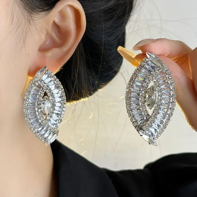 Exaggerated oval eyes unique female Internet celebrity explosion high-end delicate stud earrings