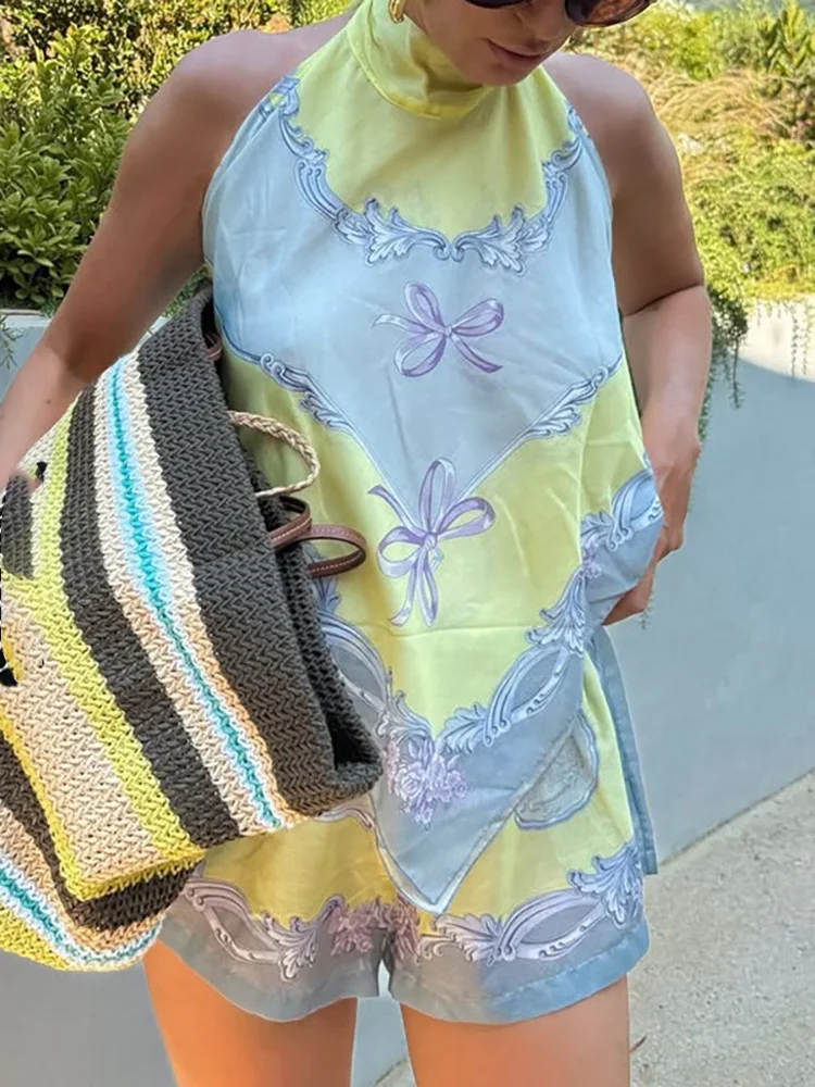 

Сексуальные топы и шорты с открытой спиной и нерегулярной лямкой на шее, комплект летней одежды с принтом для отпуска, элегантный повседневный женский комплект без рукавов на шнуровке