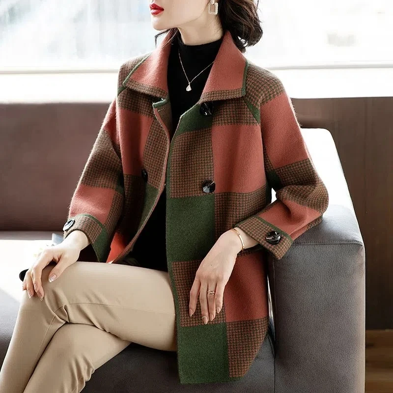 Middle aged Mother\'s Autumn Fashion Top 2023 New Fashion Women\'s Spring and Autumn Sweater Coat Female cardigan Plaid Jacket