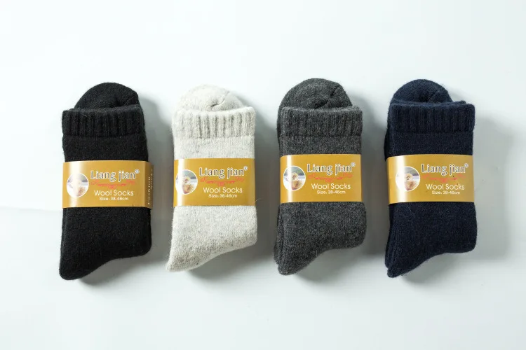 Men's Socks Solid Color Simple Versatile Mid Tube Socks Harajuku Winter Soft Comfortable High-quality Wool Thickened Plush Socks