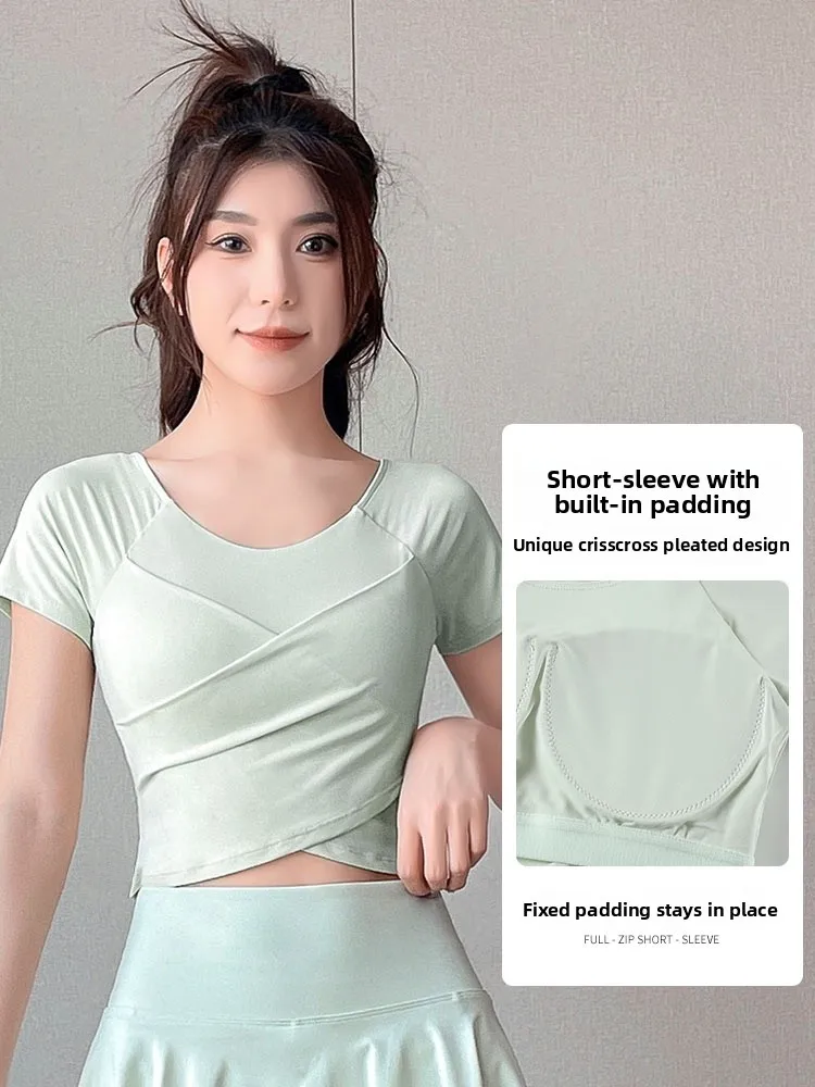 レディースバドミントンスポーツウェア 夏 2025 新作 テニスフィットネスウェア ランニング速乾プリーツスカート ツーピースセット