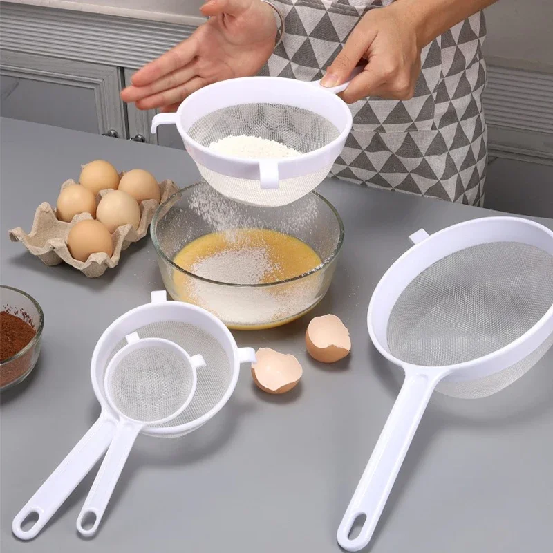

Plastic Fine Mesh Scoop Strainer Colander Flour Sieve with Handle Juice Tea Strainer Kitchen Accessories Handheld Screen Meshes