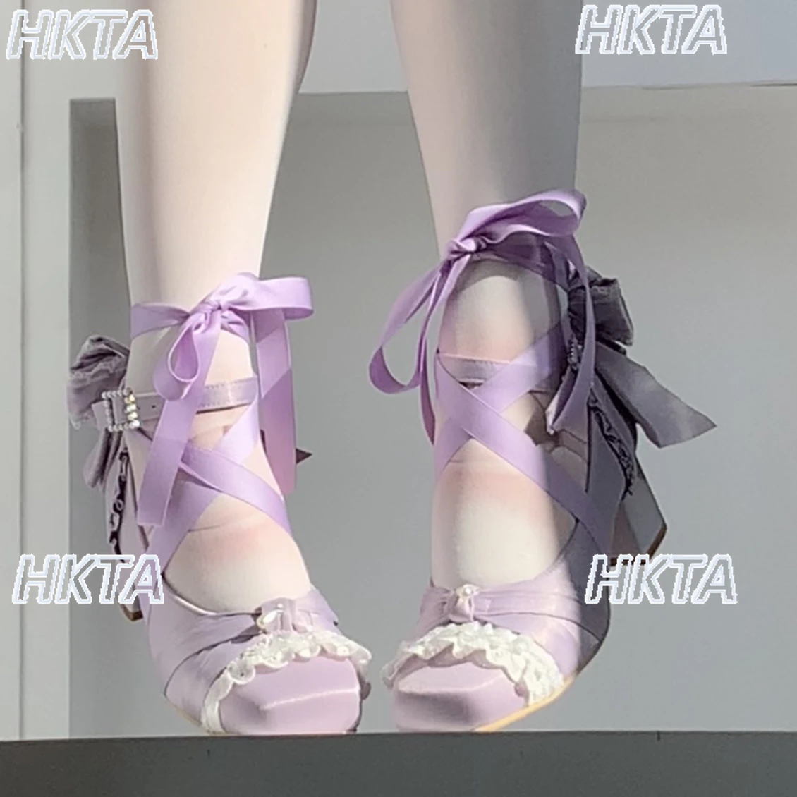 

Sweet Lolita Балетки на высоком каблуке для девочек Кружевные лоскутные туфли с бантом на шнуровке Квадратный толстый каблук Атласные туфли Мэри Джейн из искусственной кожи для женщин