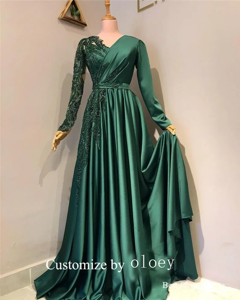 

OLOEY Emerald Green Satin Dubai Arabic Evening Dresses Glitter Lace Satin Pleats V Neck Formal Prom Gowns Vestido de noche