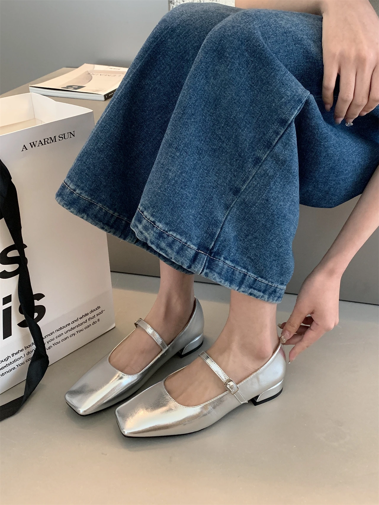 Sapatos de mola para mulheres, alça traseira, dedo do pé quadrado, slides rasos, sandálias casuais, deslizamento ao ar livre em sapatos simples