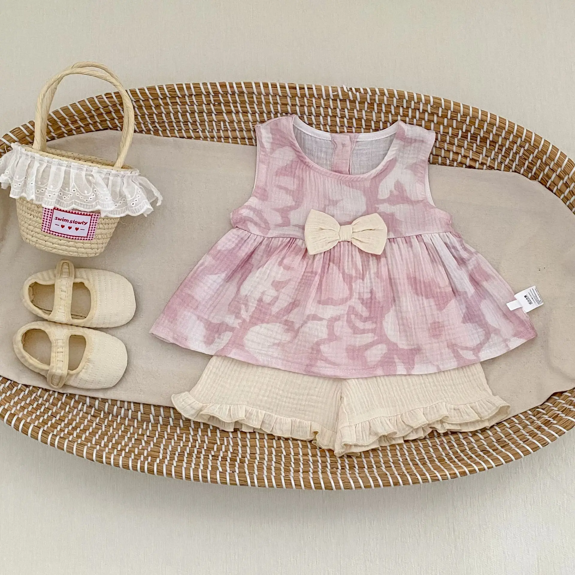 

2026 Summer New Baby Sleeveless Clothes Set Girls Cute Print Bow Vest Tops + Lace Shorts 2pcs Suit Toddler Princess Outfits