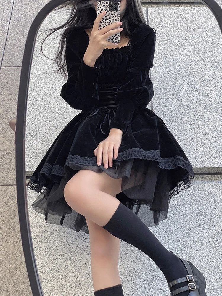 Robe en velours Lolita pour femme, col carré, manches bouffantes, streetwear, patchwork de dentelle, bandage noir, vintage, gothique, Harajuku