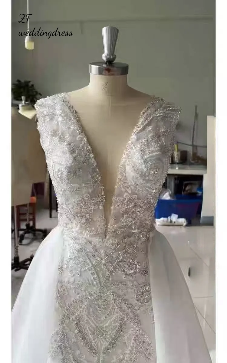 Vestidos de noche lujosos personalizados, vestidos de novia, novias en V profundo, trenes brillantes, trenes sin mangas, líneas traseras, bal desmontable