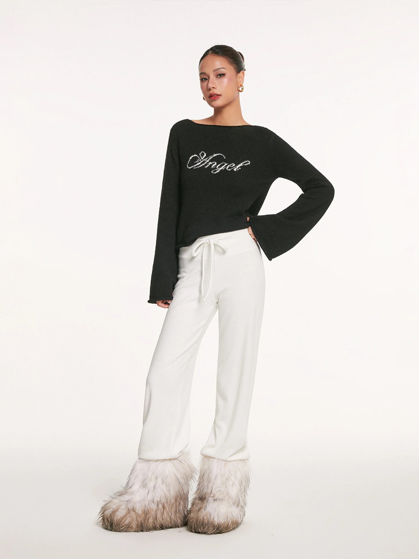 

DiscoGlam Women's Long Sve Knitted Sweater Letter Embroidery Bell Sve Casual Wear Winter Versatile Overhead Top