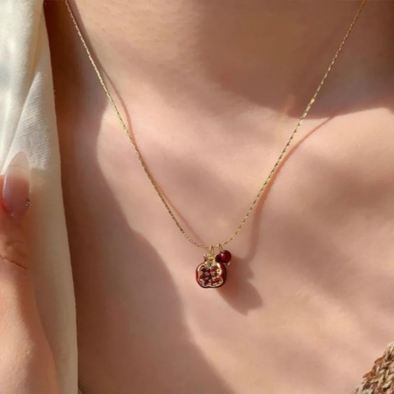 Neue Rote Granatapfel Anhänger Halskette Frauen Exquisite Quaste Schlüsselbein Kette Einfache Glänzende Zirkon Pullover Kette Geschenk Zubehör