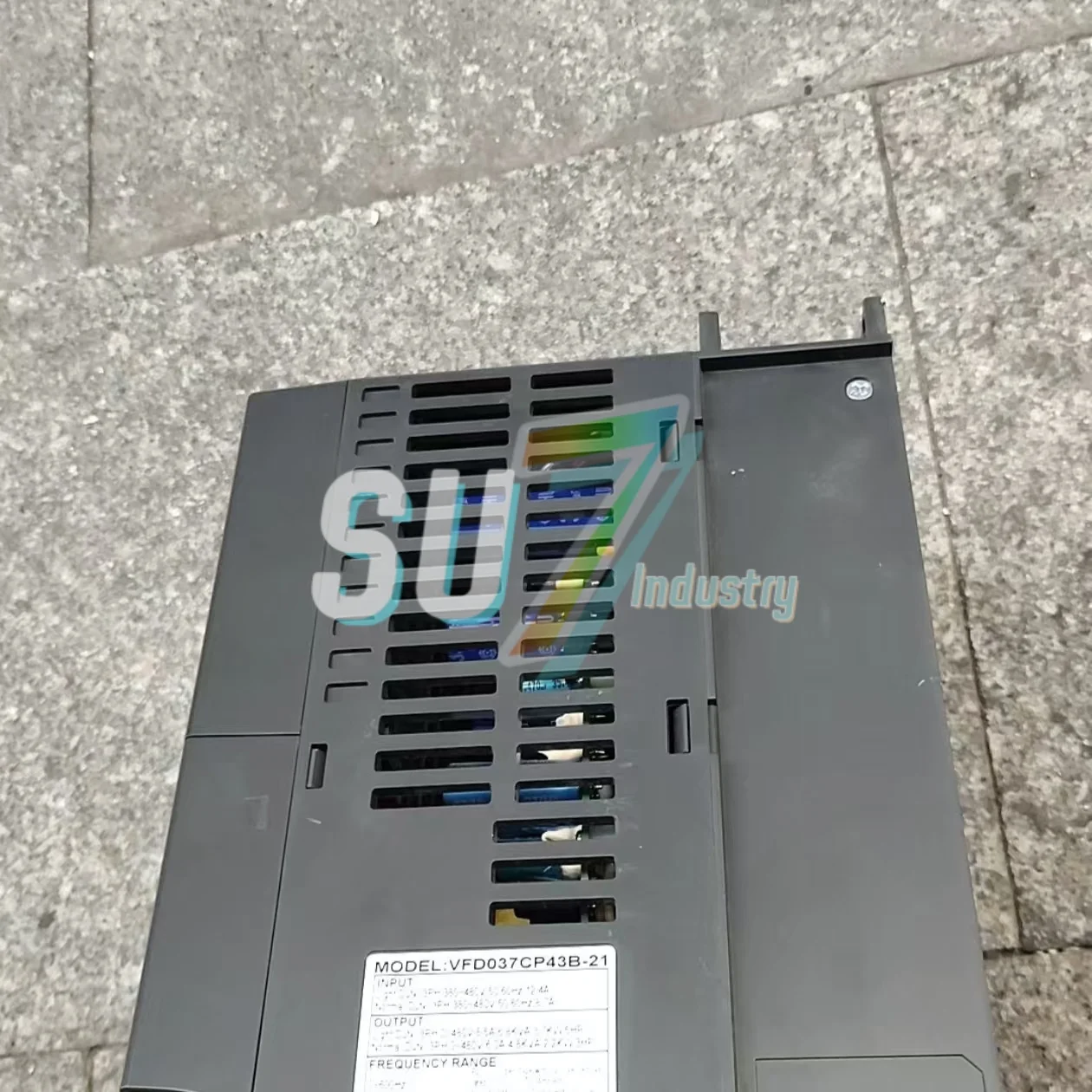 VFD037CP43B-21 VFD037E43A Convertitore di frequenza Nuovo in magazzino