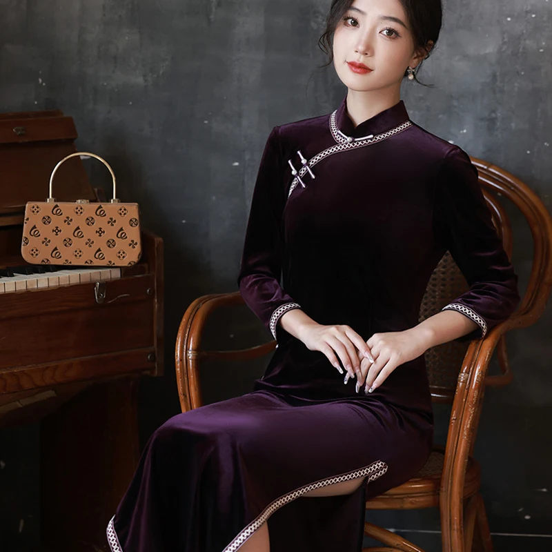 

2023 Autumn Winter Velvet Cheongsam Retro Mom's Daily Purple Elegant Qipao Traditional Chinese Dress Women's Large Size Vestidos