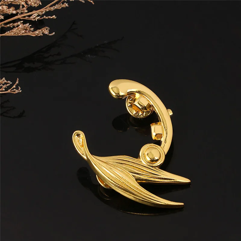 อะนิเมะ Violet Evergarden PIN รูปป้ายโลหะเข็มกลัดเสื้อผ้ากระเป๋าเป้สะพายหลังหมวกอุปกรณ์เสริมสําหรับเครื่องประดับสตรี