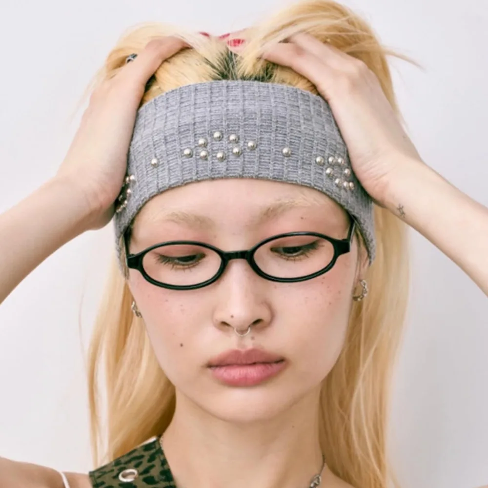 

Unisex Metal Studded Headband - Punk Elastic Hair Band for & Women, Spiked Hair Wrap for Concert Party (Black/Grey)