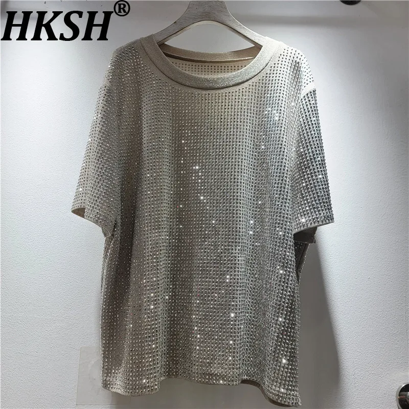 

HKSH Новая летняя женская футболка с круглым воротником и короткими рукавами, шипами и бриллиантами, универсальная шикарная футболка в стиле хип-хоп, сексуальные модные топы HK16002