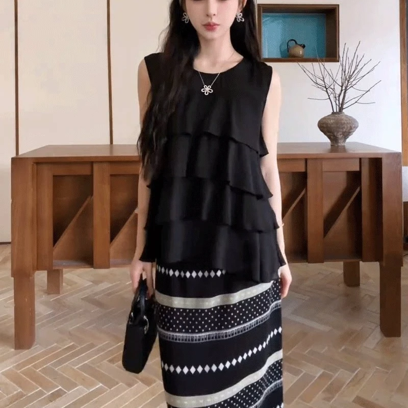 Women's French Style Sleeveless Layered Top and A-Line Skirt Two Piece Outfit Summer Casual Elegant Set