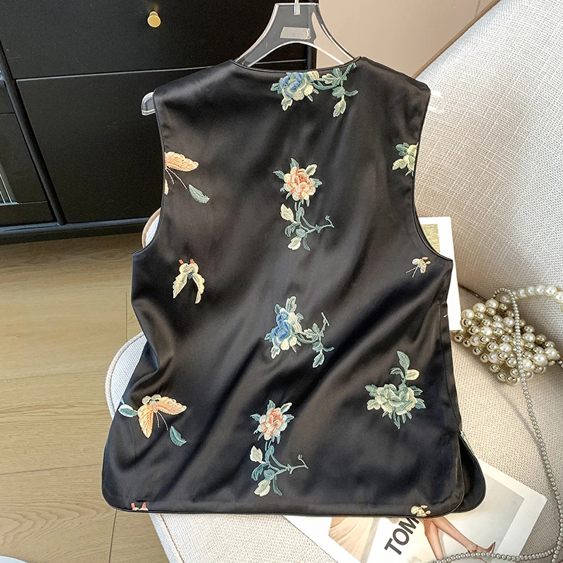 Real shot of new Chinese style retro heavy industry improved V-neck buckle Hanfu satin embroidered vest cardigan women's coat