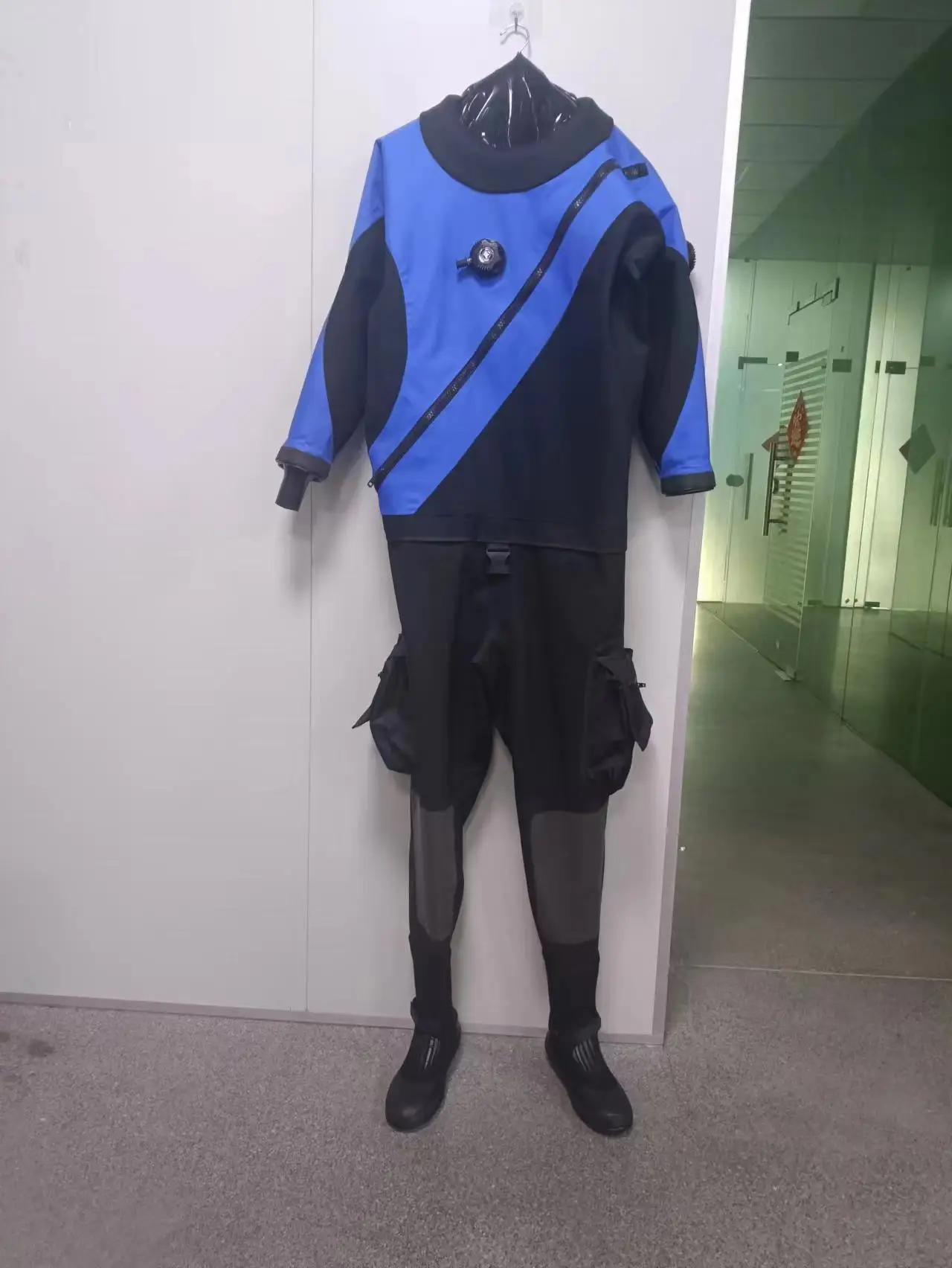 

DIVESTAR на заказ унисекс сухой костюм хорошего качества водонепроницаемый дышащий плюс размер плавной костюм для дайвинга гидрокостюмы для дайвинга взрослых