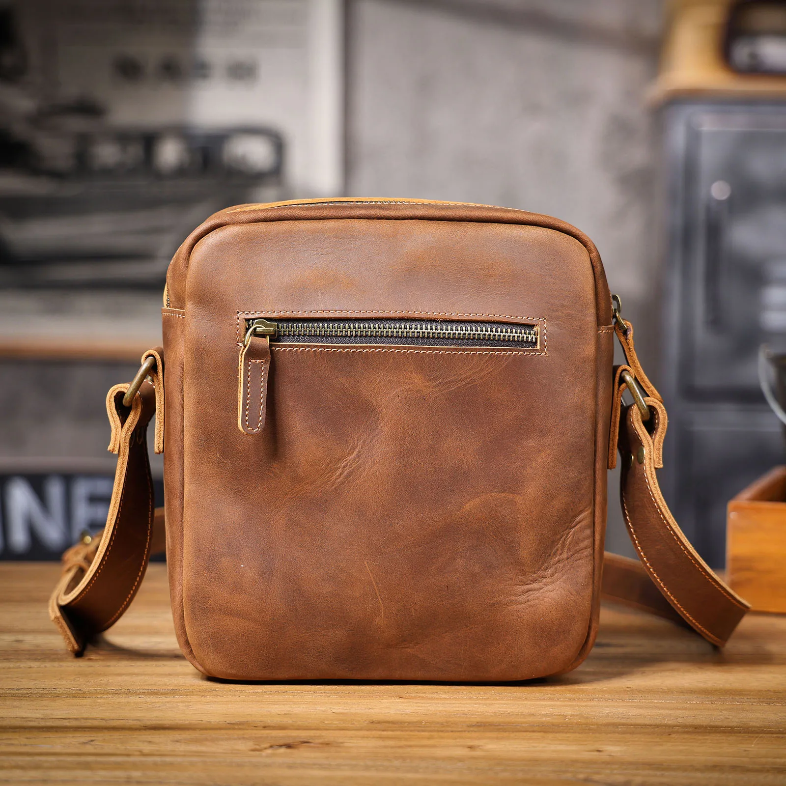 S.WORKER Vollnarbenleder Herren-Umhängetasche Vintage Crossbody Sling Bag für Männer – Detail 22