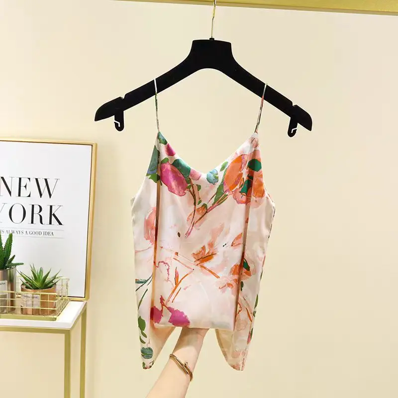 

2024 New Summer Silk Satin Halter Vest Women Soft Loose Sleeveless Suit Bottom Tank Top Camisole Summer Clothes Feminine