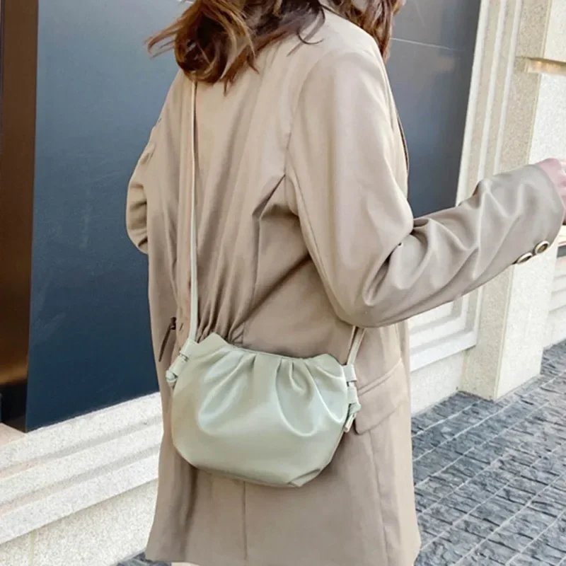 Sac messager de style occidental sauvage pour femmes, petit sac nuage, design de niche, nouvelle mode, été, 2024