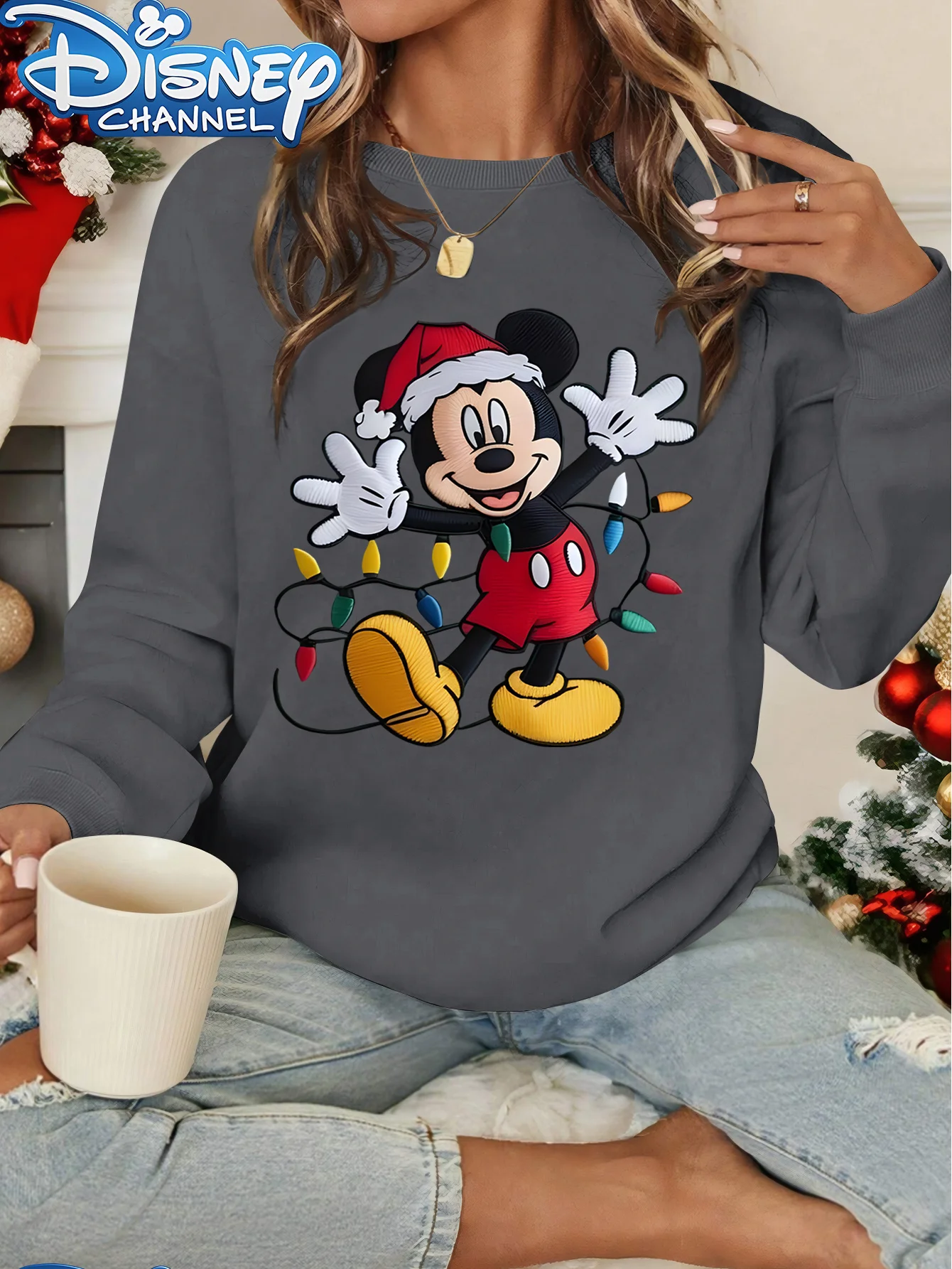 เสื้อสเวตเตอร์ผู้หญิงลายมิกกี้เมาส์ ดิสนีย์ สำหรับคริสต์มาส แฟชั่นทรงโอเวอร์ไซส์ คอกลม ใส่ได้ทั้งชายและหญิง เหมาะสำหรับฤดูใบไม้ร่วงและฤดูหนาว ผ้าฟลีซ สวมใส่สบายๆ