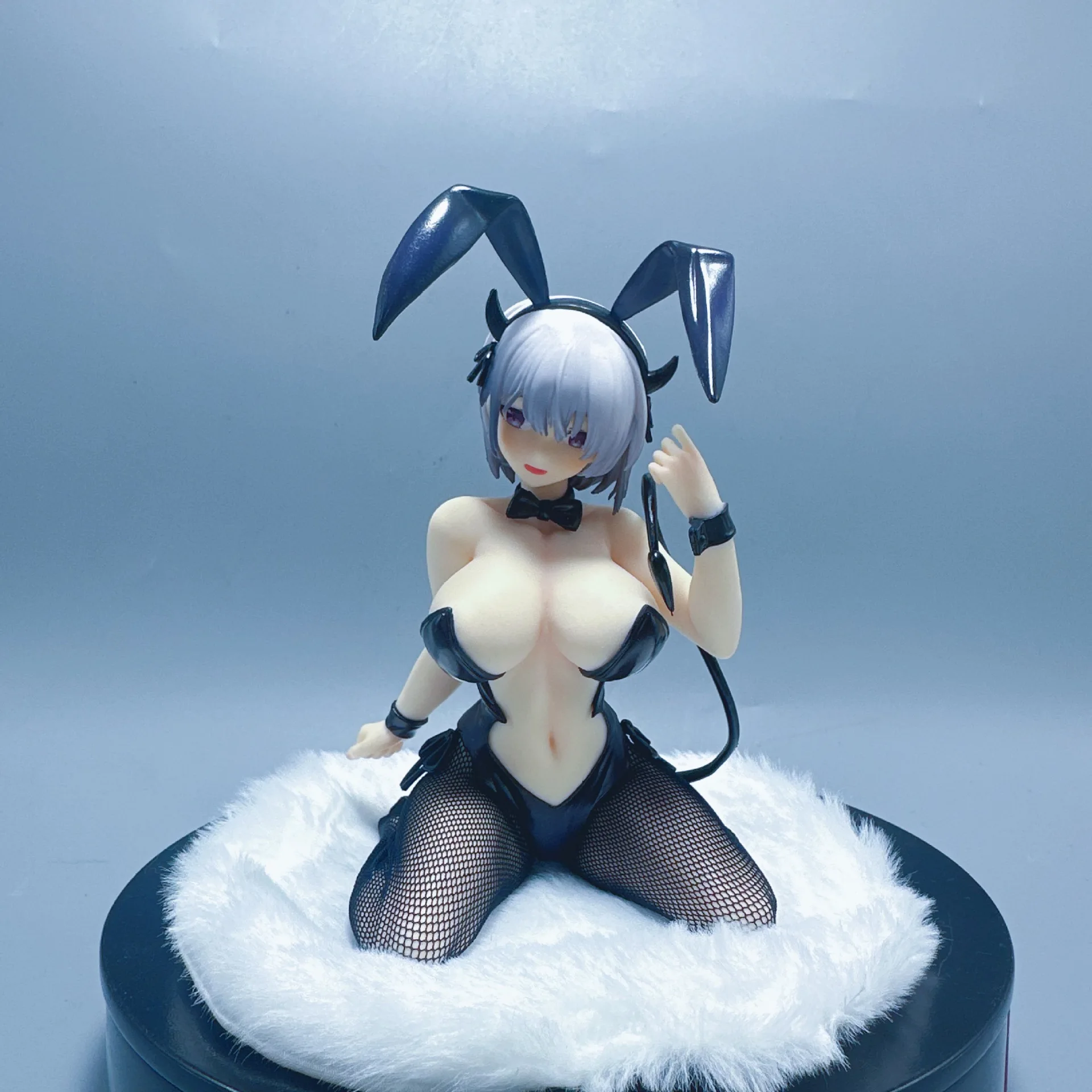 

Hot selling spot beauty girl series Nainai Rabbit Girl 1/6 sitting posture statue model ornament exquisite and cute figurine