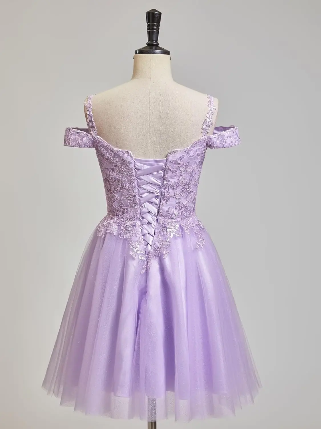 Abiti da ritorno a casa con applicazioni in pizzo scintillante Spalla fredda Tulle Abiti da cocktail corti con perline Abiti da festa aperti sul retroLinea