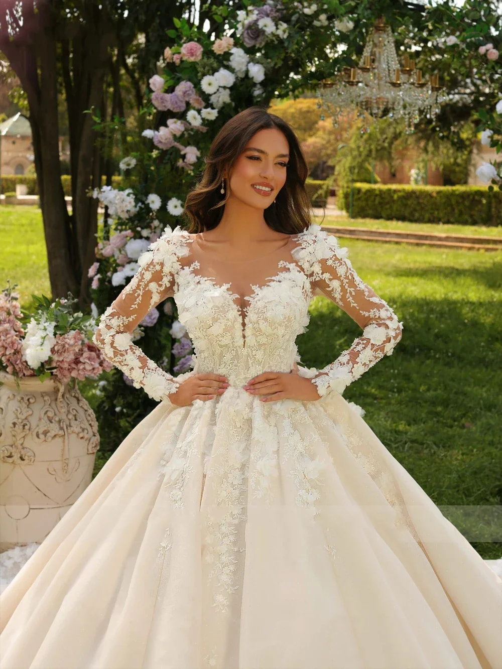 Flavinke Eleganza personalizzata Affascinante A-Line Abiti da sposa Perline Appliques Pizzo Maniche lunghe Corte dei treni Scoop Abiti da sposa