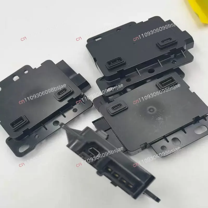 Suitable forModelY/Model3 central control armrest case charging socket USB hub front end interface module original