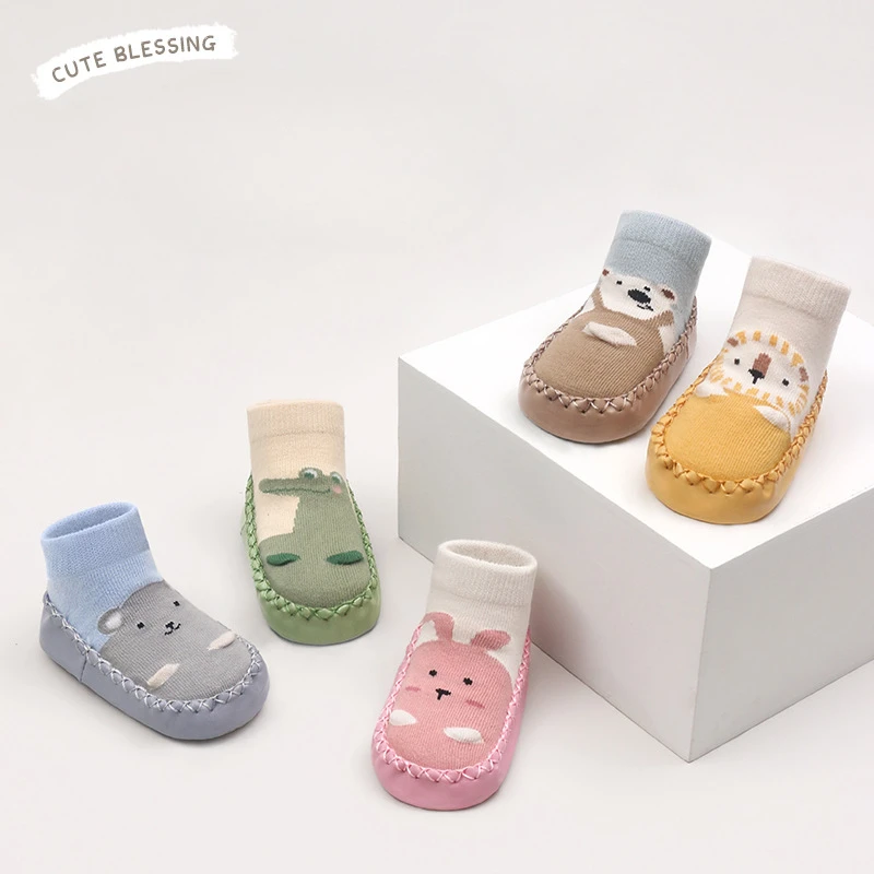 New Baby Anti Slip Walking Shoes for Infants and Toddlers Glued Anti Slip Floor Boat Socks Low Top Cartoon Leather Sole Socks