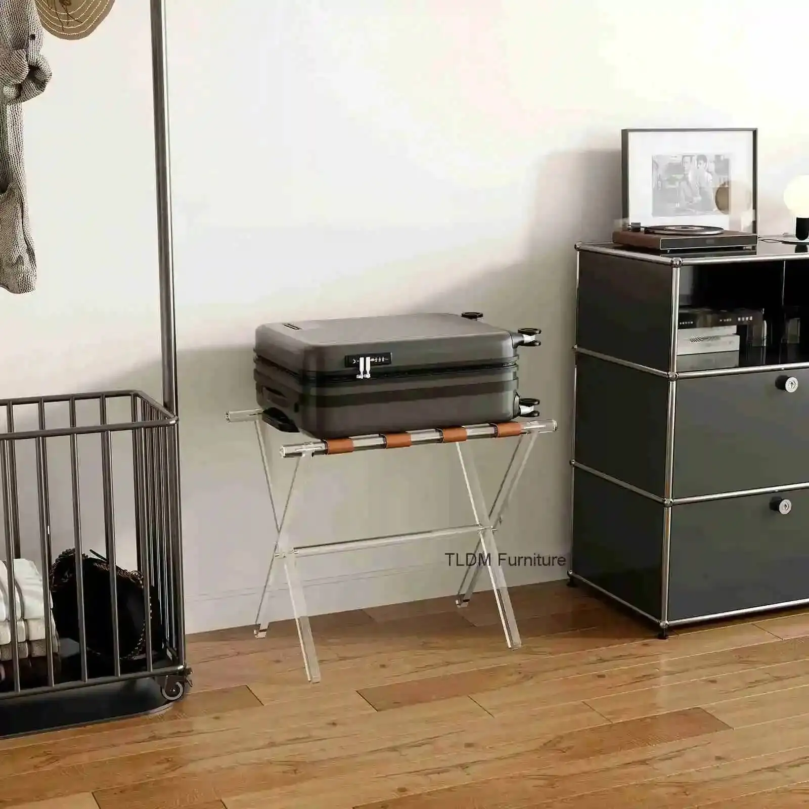 قوس حقيبة جديدة قابلة للطي مقعد أكريليك الأمتعة فندق رف الملابس رف صغير تخزين شفاف #2