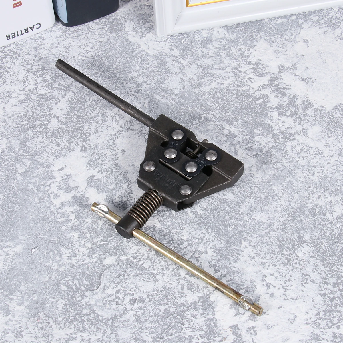 

Universal Bike Chain Tool Bike Chain Splitter Breaker Remove And Install Breaker Spliter Tool (Black)