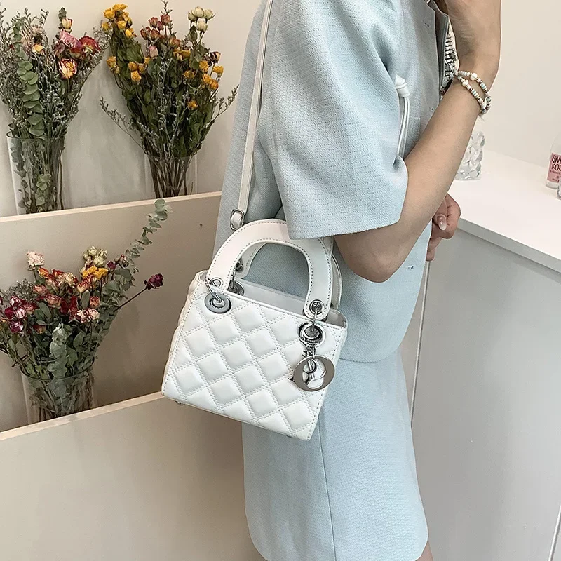 

Elegant Designer Handbag for Women Premium Leather Crossbody Bag Adjustable Strap Shoulder Tote Ladies Purse