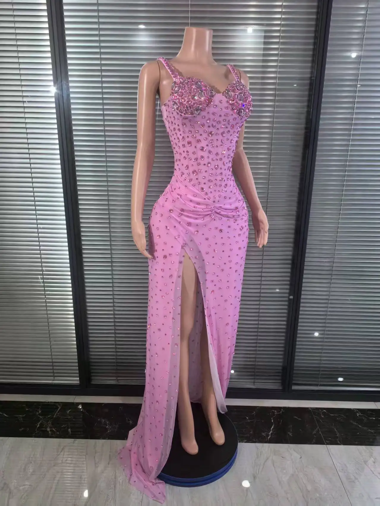 Różowa Sukienka Damska Bez Rękawów Seksowna na Ramiączkach z Błyszczącymi Kryształami, z Wysokim Rozcięciem, Obcisła, Syreni Krój, Długa Sukienka Wieczorowa na Imprezę, Uroczystość, Bal