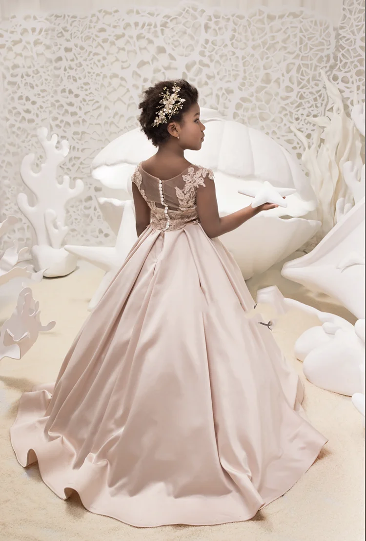 Elegant แขนกุด Applique ดอกไม้สาวชุดความยาวซาติน Ball Gowns เด็กวันเกิดงานแต่งงาน First Communion Dresses