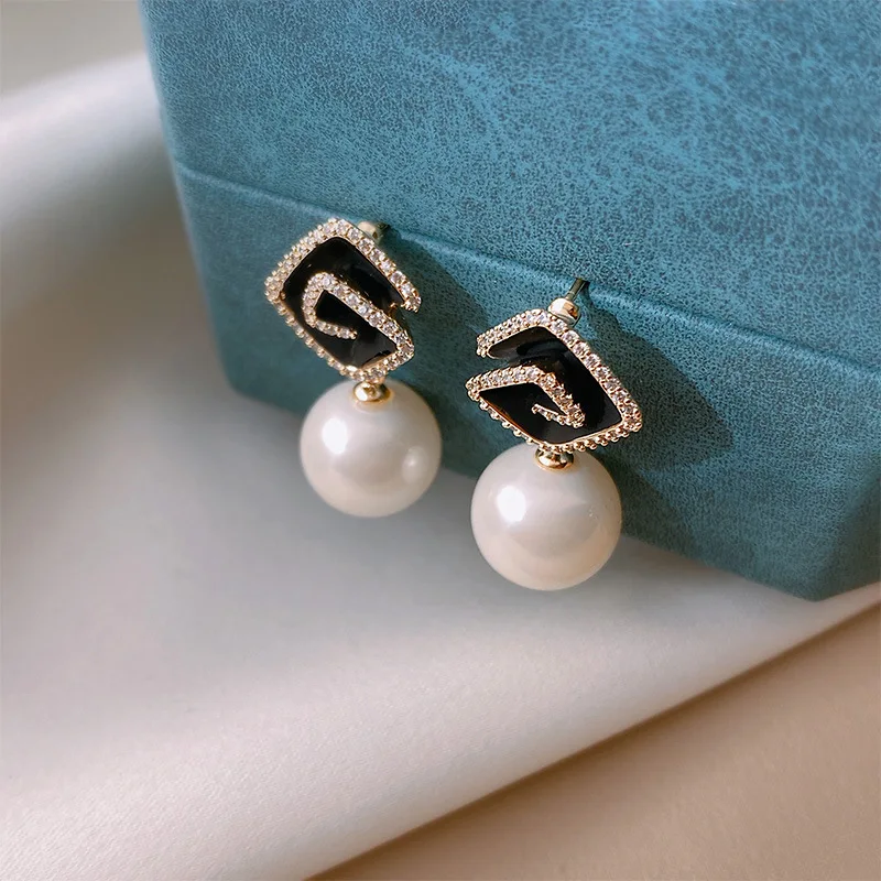 gold Color Imitation Pearl Hanging Earrings for Women Simple and Classic Bridal Wedding Accessories Wholesale Jewelr