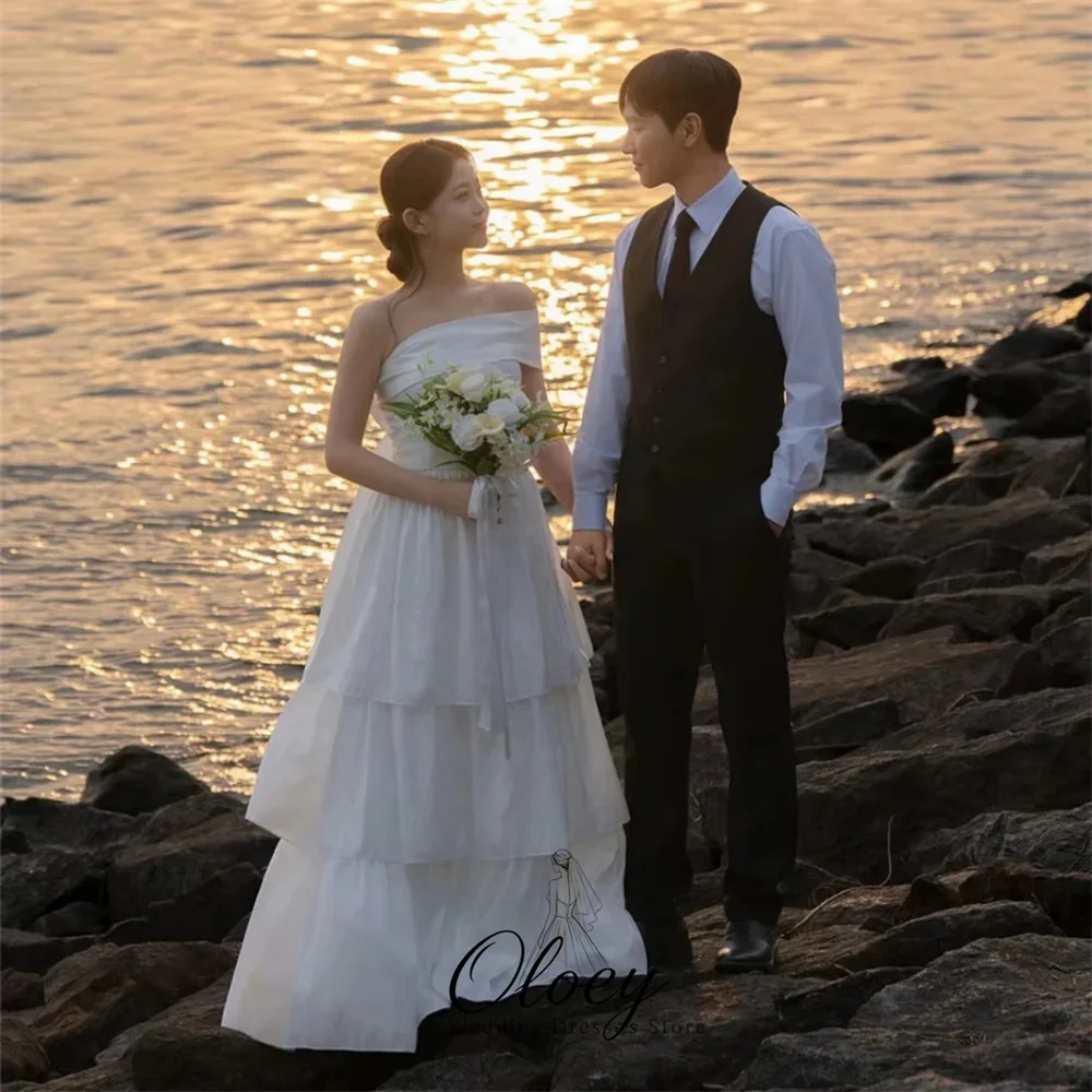 OLOEY Simple One Shoulder Convertible Korea Wedding Dress Photo Shoot Tiered A-Line Back Bow Outdoor Bridal Gown Customized