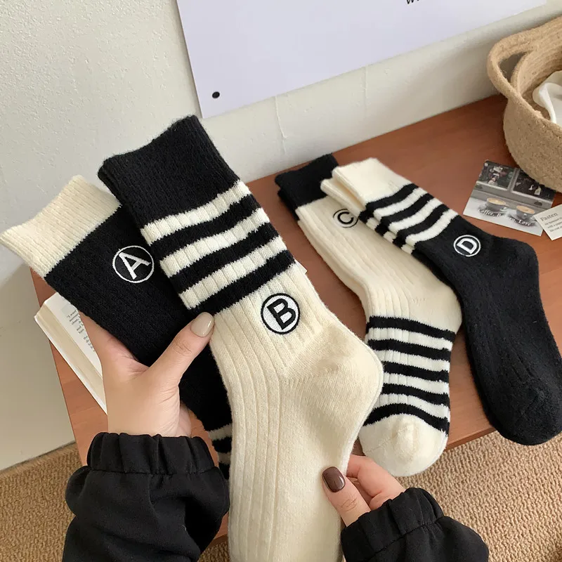 

3 Pairs Winter Socks Women Wool Cashmere Solid Warm Thickened Pile Socks Embroidered Logo Mid-Calf Socks Casual Snow Boot Socks