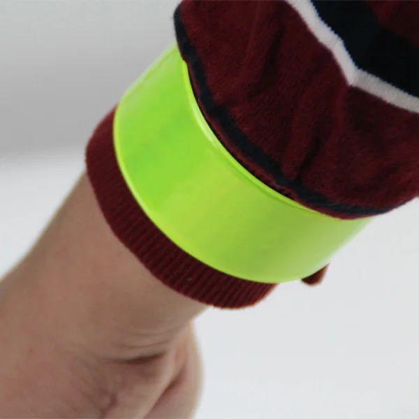 Bracciali riflettenti per bambini cinturino ad alta visibilità in bicicletta ciclismo riflettori da corsa fascia da braccio per la sicurezza notturna scura