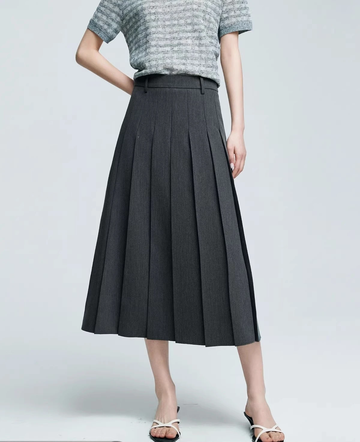 

A-line dress: A high-end grey pleated long dress female Spring/Summer 2025 College-style drape skirt
