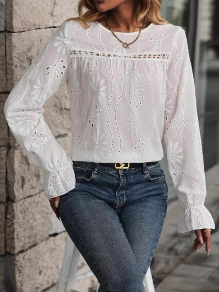Camicia in pizzo bianco Moda donna Gancio Fiore Hollow O-Collo Maniche svasate Top Primavera Autunno Donna Solid Eleganza Camicette da ufficio