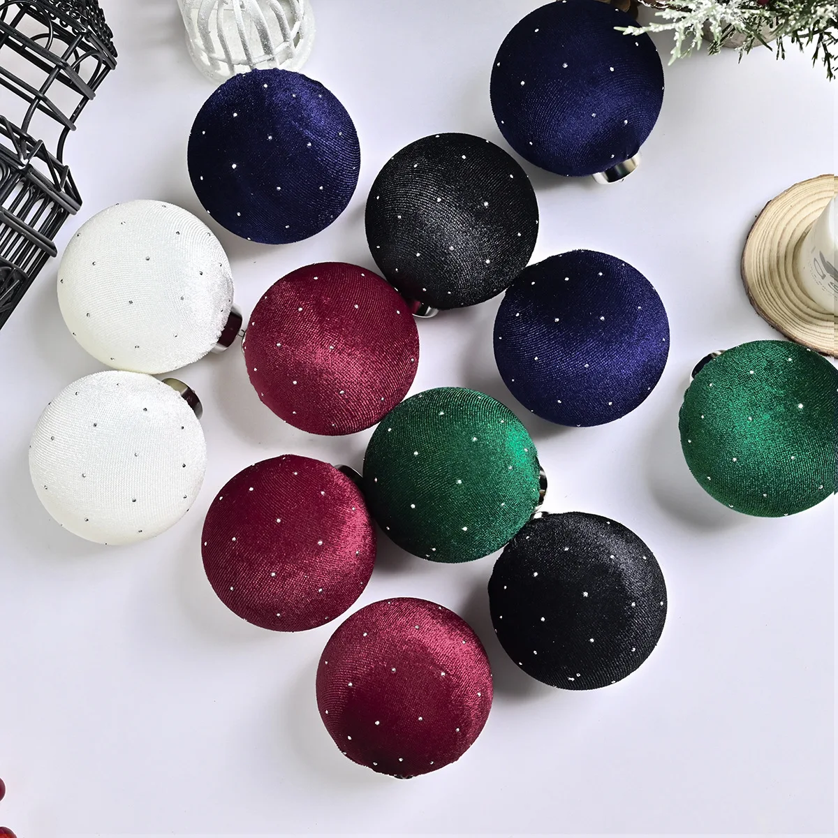 New Diamond-Studded Christmas Tree Pendants Exquisite Velvet Hanging Balls Premium Decorative Ball Gift Set Hanging Decorations