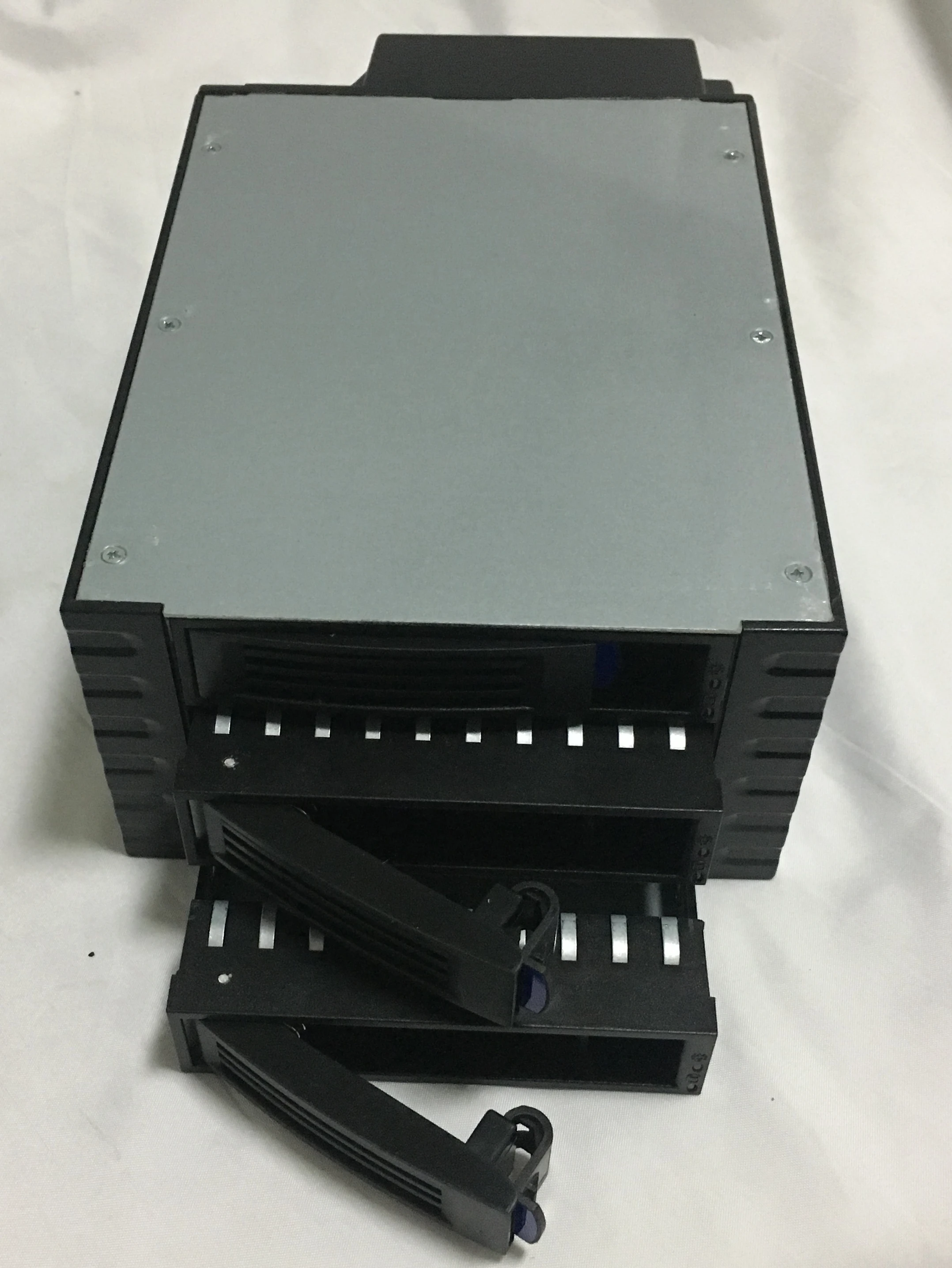 قفص محرك الأقراص الصلبة القابل للتبديل الساخن وحدة توسيع محرك الأقراص الضوئية مع لوحة خلفية ، الحالة 2 ، 3 بت ، المدمج في هوائي توهج المجموعة السوداء #2