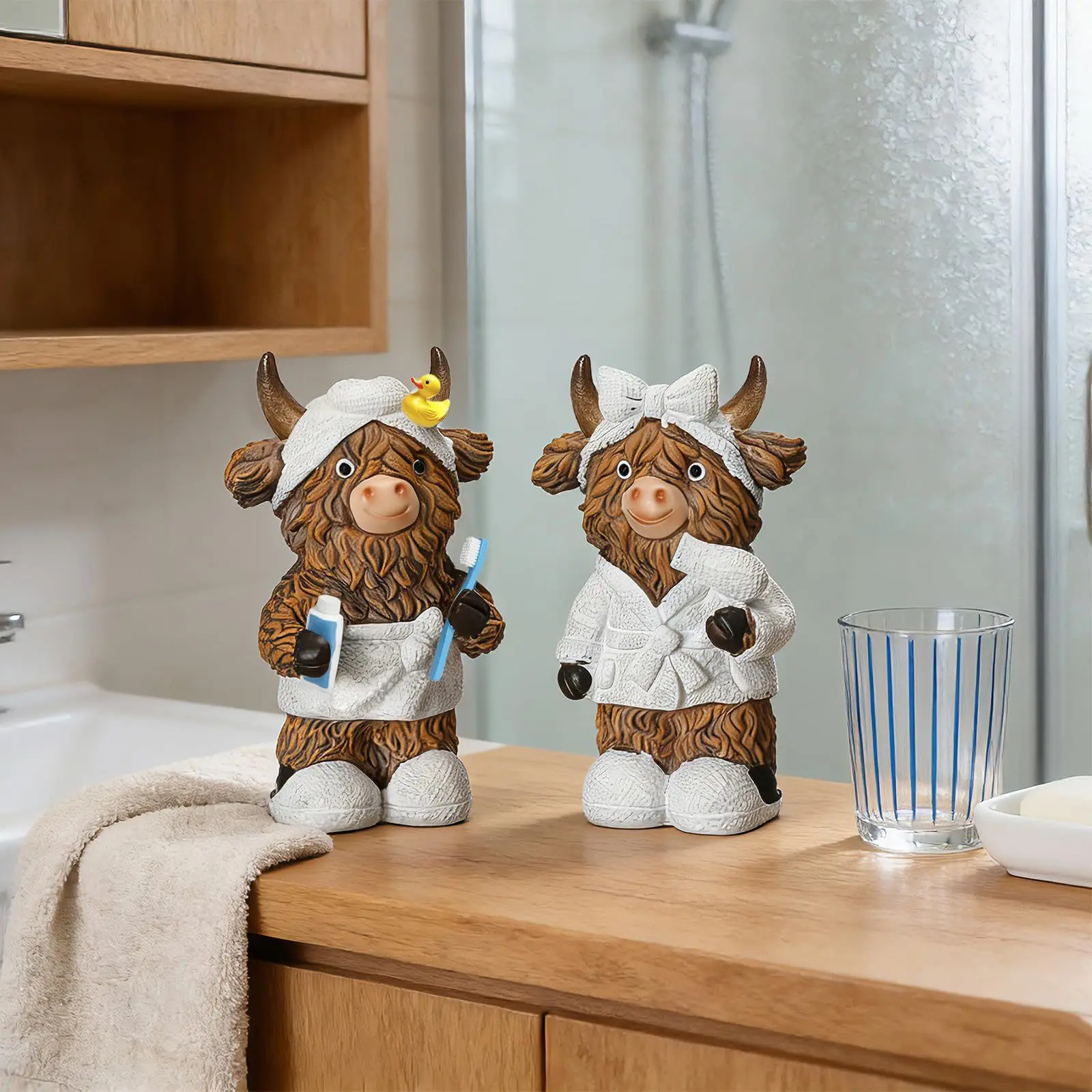 

Cute Highland Cow Resin Statue Creative Scottish Longhorn Figurine Home Living Room Office Decor Unique Gift