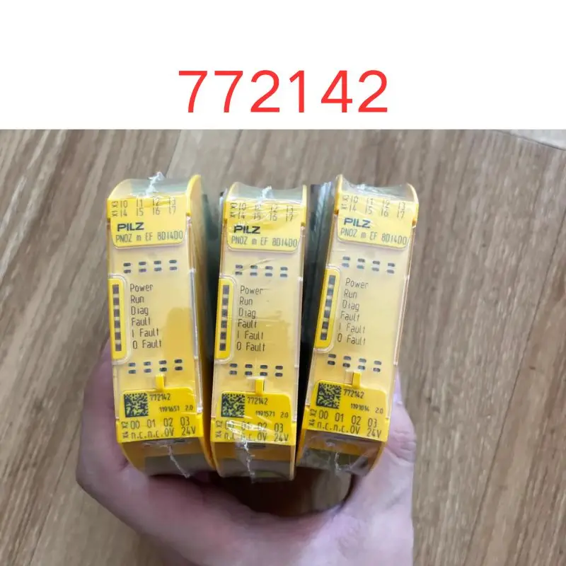 

Brand-new 772142 safety relay PNOZ m EF 8DI4DO