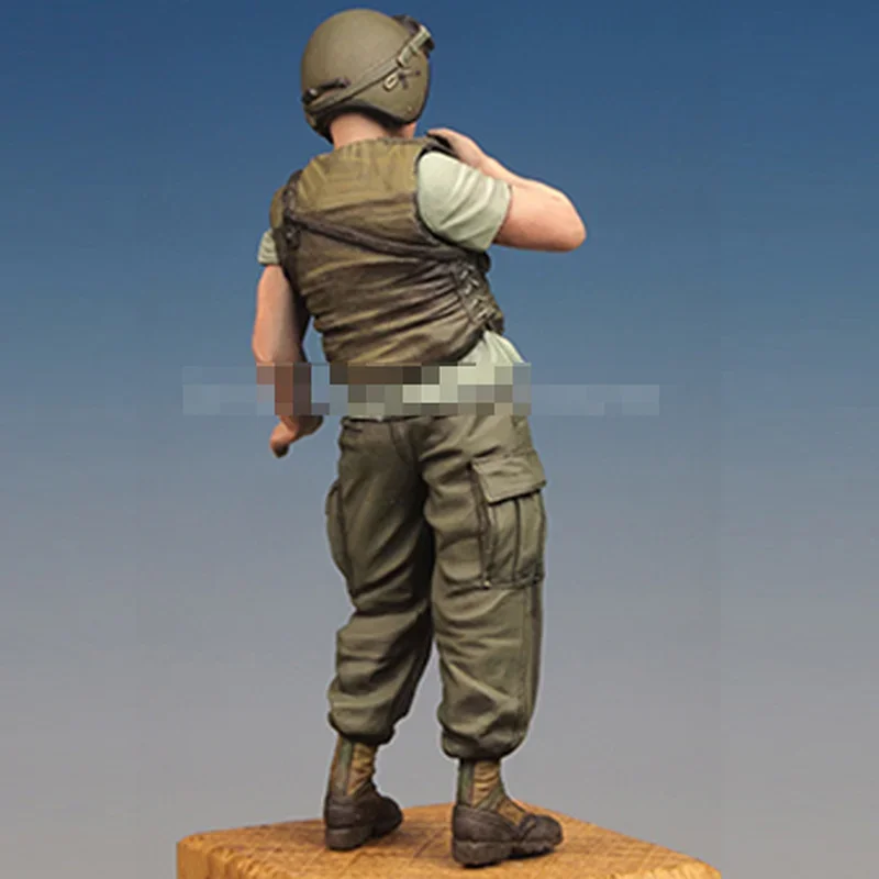 Figura di soldato in resina in scala 1/35 tema militare Vietnam Tank Crew Single unassemblato e non verniciato Diorama giocattolo fai da te figura